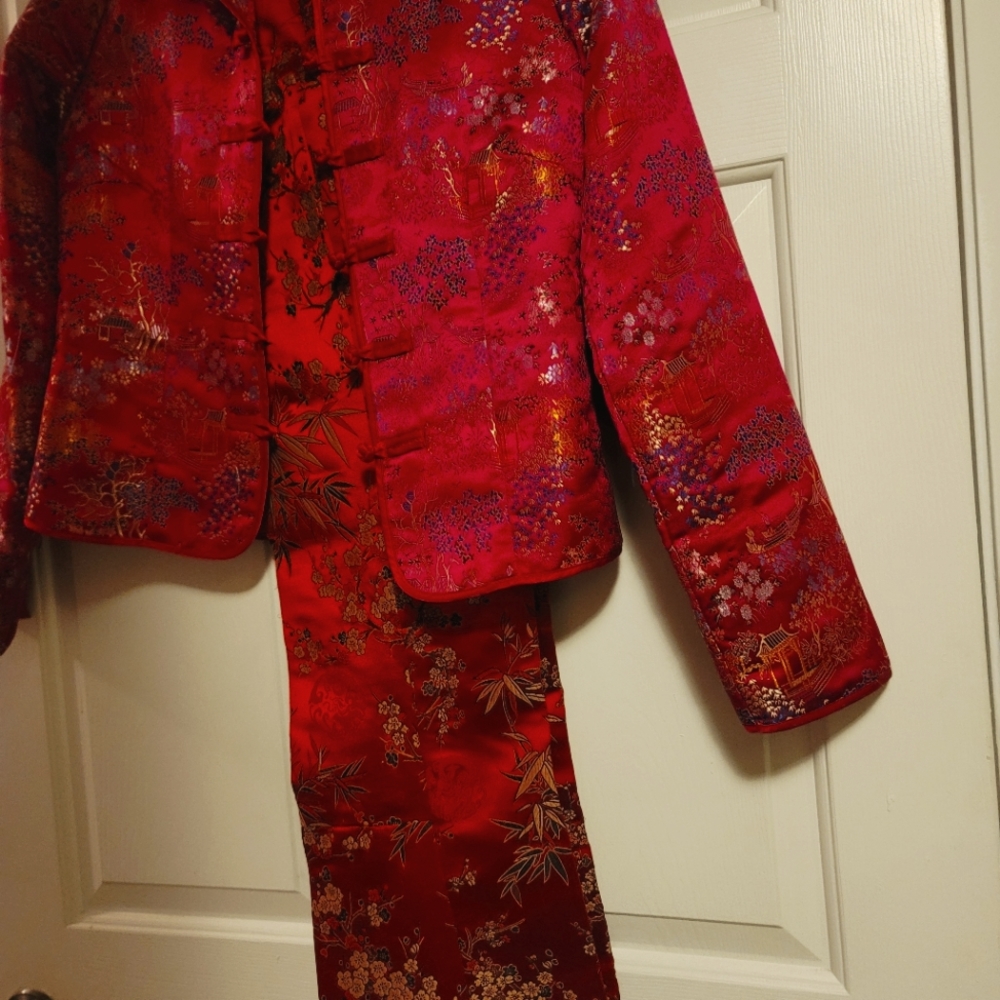 Satin like material pants set